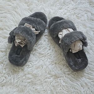 Womens uggs warm sandles size 9